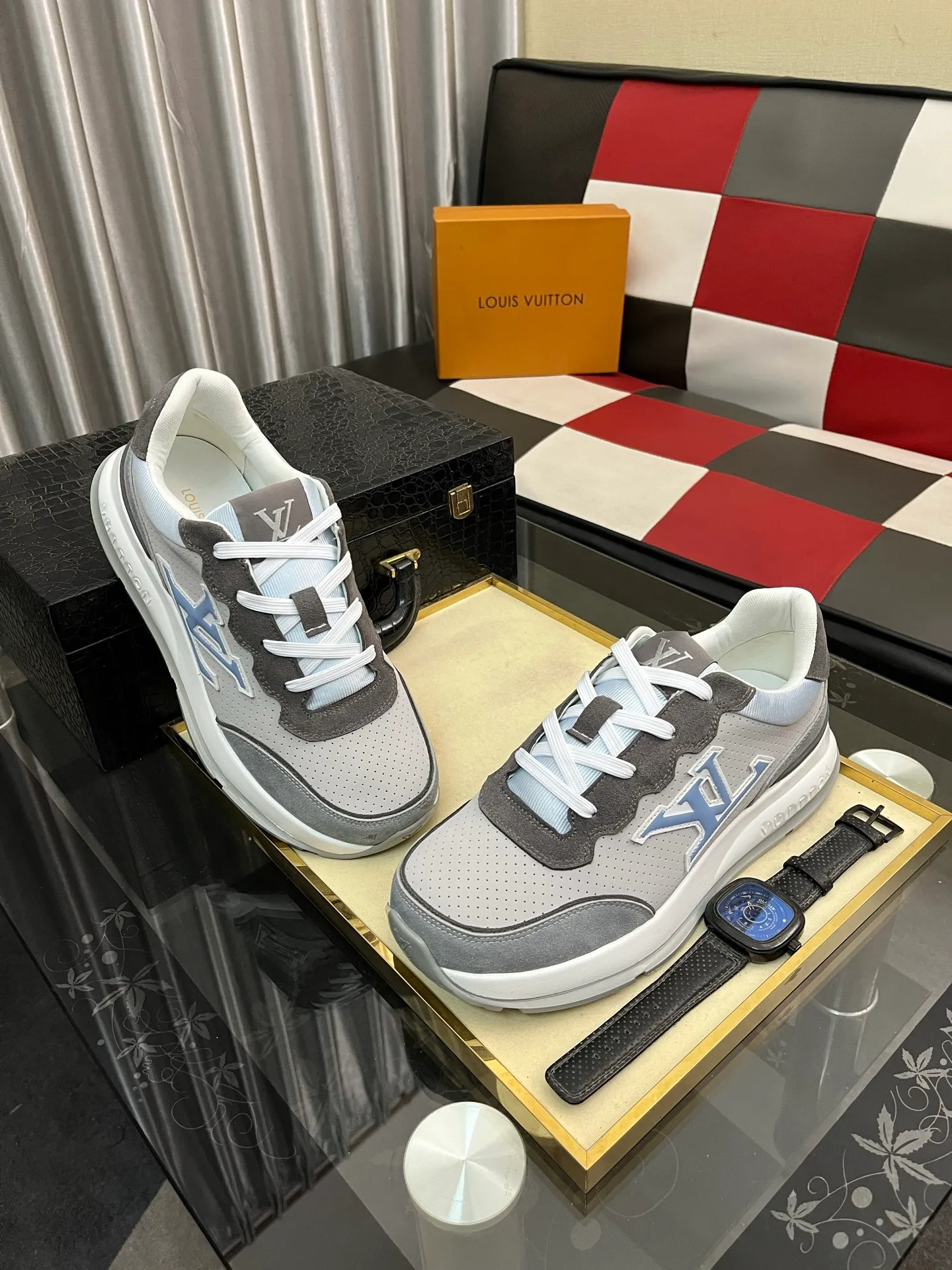 Men's Men's Shoes 💰: 438⌚️⌚️LV Louis Vuitton. The latest fashionable casual shoes are popular in physical stores. New spring and summer comfortable imported custom original cowhide, unique jacquard fabric element design. With sheepskin lining, Lv original bottom, [sun][sun] high-end packaging and high quality💪Details determine the quality, you can enter and leave the counter at will, welcome to compare🇮🇹Number of sizes 38-442️⃣colors available